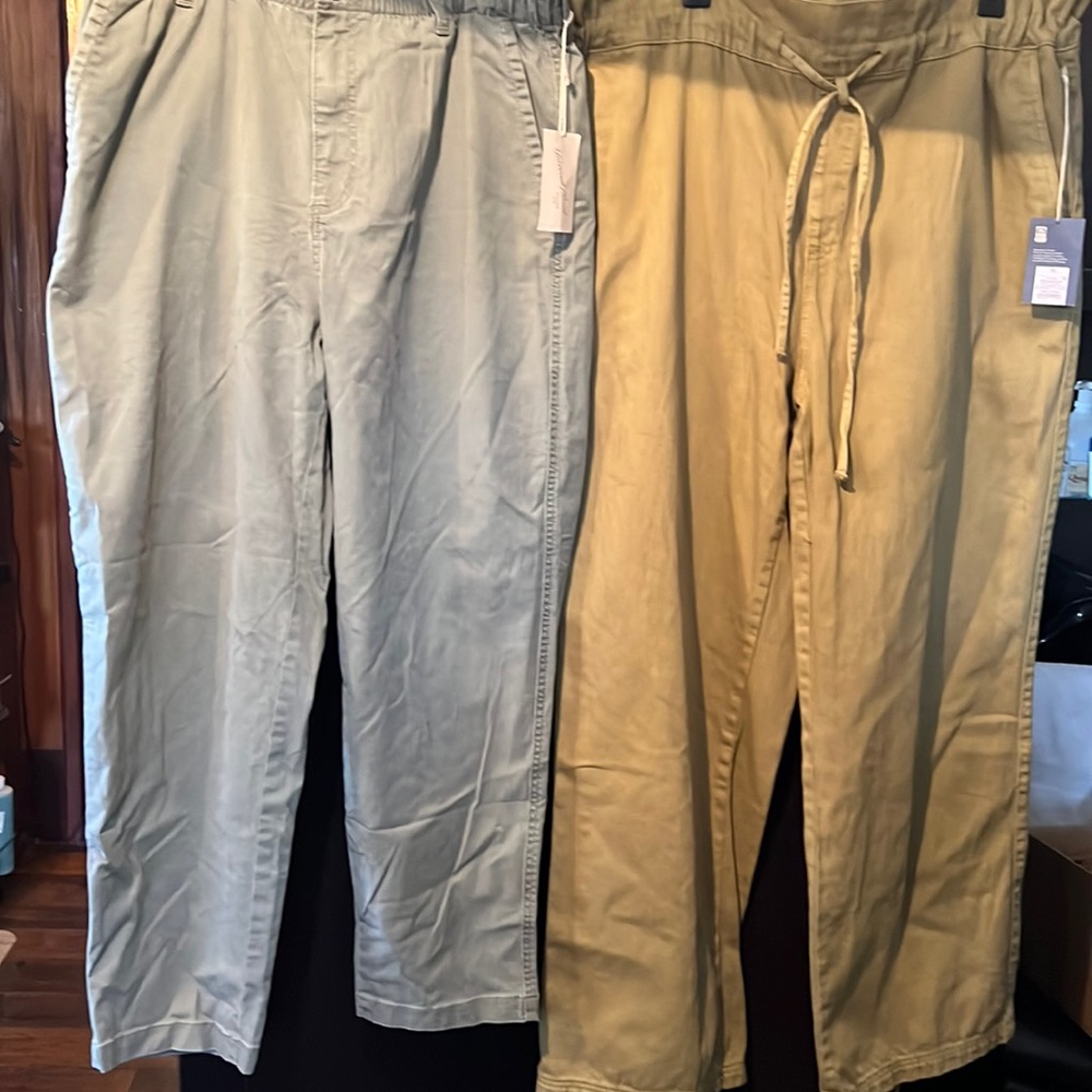 Universal Thread Goods Co. Bundle 2- pairs size 16 ladies pants